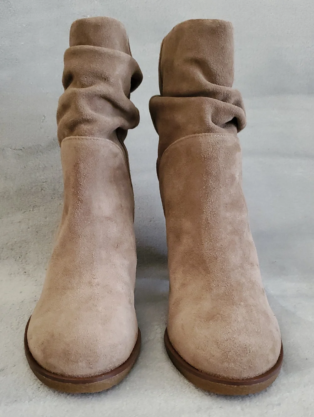 🆕️ VINCE CAMUTO Parka Slouch Suede Stacked Wooden Block Ankle Boots SIZE: 10M